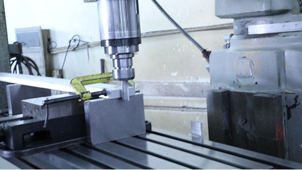 半自動(dòng)點(diǎn)膠機(jī)品牌