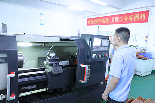 深圳自動(dòng)點(diǎn)膠機(jī)設(shè)備價(jià)格