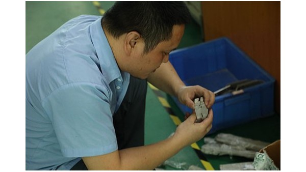 點膠機設(shè)備的價格