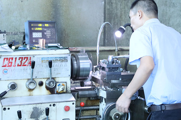 廣東全自動(dòng)點(diǎn)膠機(jī)廠家