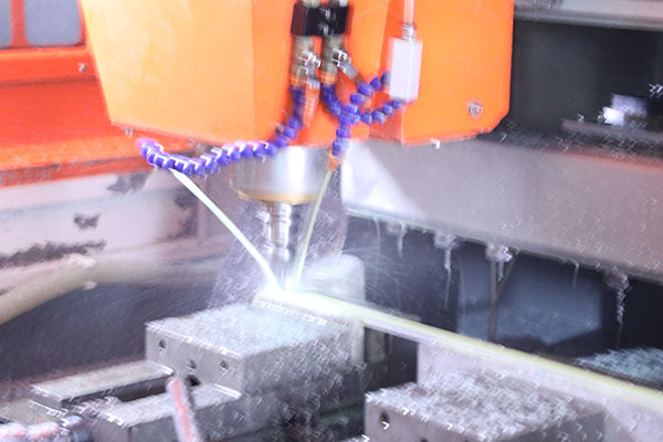 全自動(dòng)點(diǎn)膠機(jī)公司加工