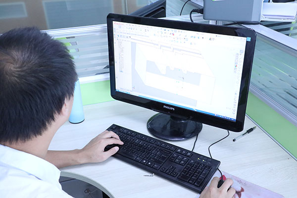 深圳自動(dòng)點(diǎn)膠機(jī)廠家