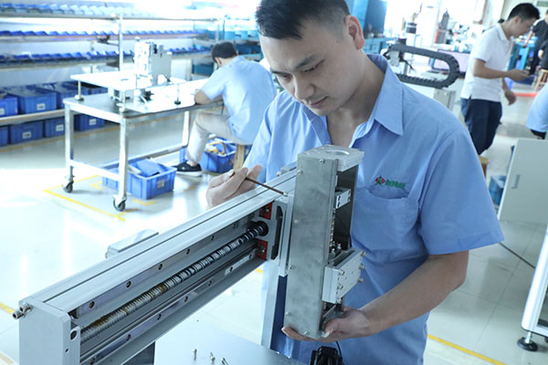 深圳自動(dòng)點(diǎn)膠機(jī)廠家價(jià)格