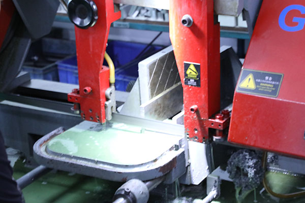 深圳自動(dòng)點(diǎn)膠機(jī)廠家加工