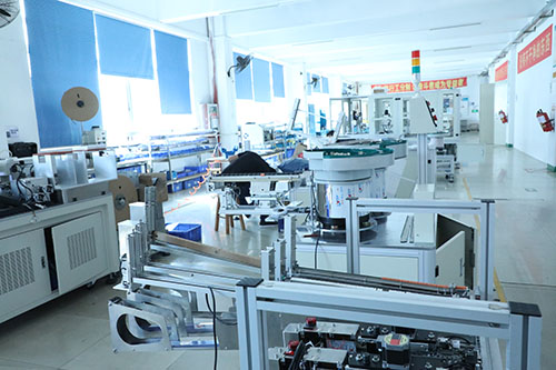 四軸視覺點(diǎn)膠機(jī)廠家