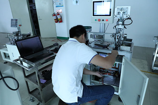 自動點(diǎn)膠機(jī)廠家